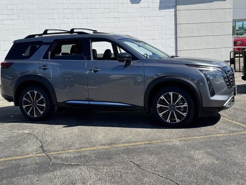 New 2026 Nissan Pathfinder Platinum w/ Cargo Package AWD/4WD image 7