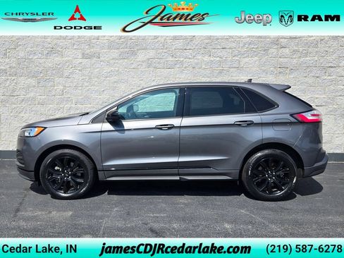 Used 2022 Ford Edge SE w/ Black Appearance Package AWD/4WD image 2