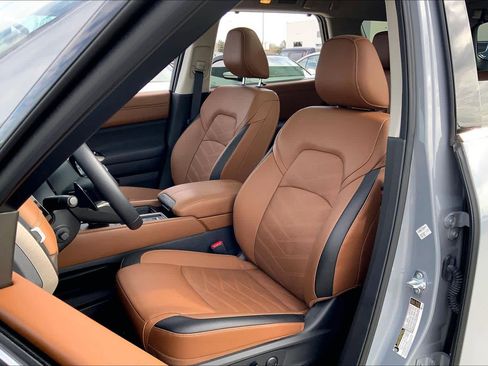 Used 2025 Nissan Pathfinder Platinum image 7