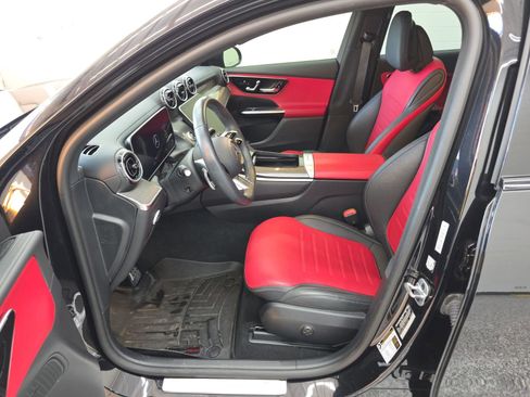 Used 2024 Mercedes-Benz GLC 300 4MATIC image 29