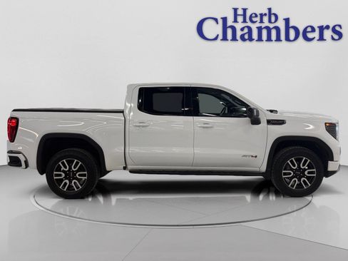 Used 2024 GMC Sierra 1500 AT4 w/ Technology Package image 2