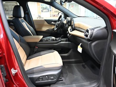New 2026 Chevrolet Equinox ACTIV w/ Convenience Package III FWD image 18
