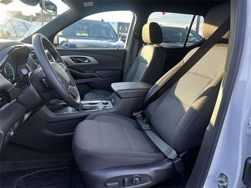 Certified 2023 Chevrolet Traverse LT w/ Midnight/Sport Edition image 17