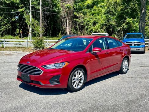 Used 2020 Ford Fusion SE FWD image 3
