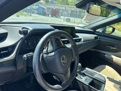Used 2020 Lexus ES 350 w/ Accessory Package 2 FWD image 2