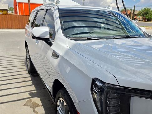 Used 2022 GMC Yukon Denali AWD/4WD image 5