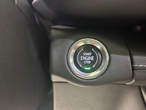 Used 2022 Buick Envision Essence w/ Technology Package I image 16