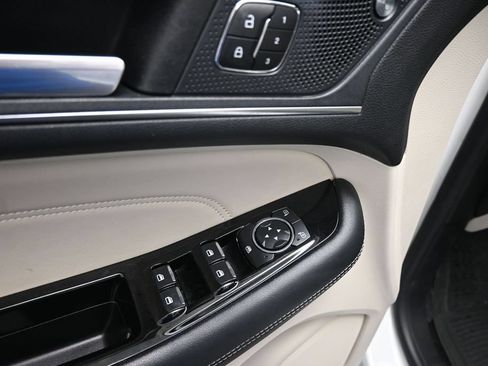 Certified 2020 Ford Edge Titanium FWD image 12