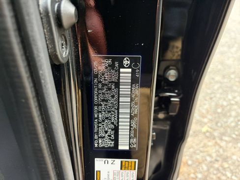 Used 2025 Toyota Crown AWD/4WD image 28
