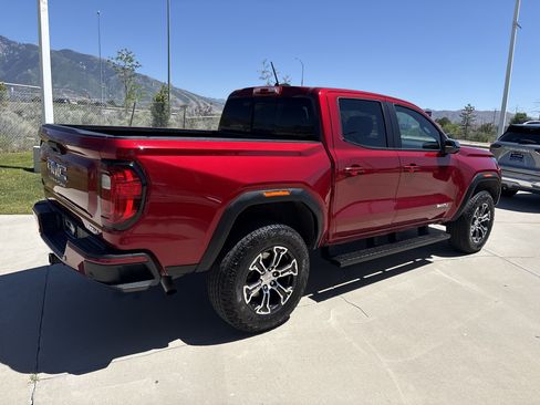 Used 2025 GMC Canyon AT4 w/ AT4 Premium Package AWD/4WD image 6