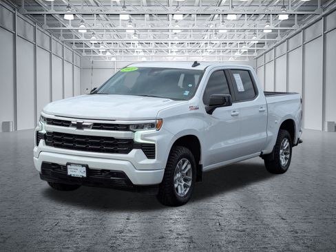 Used 2022 Chevrolet Silverado 1500 RST w/ Z71 Off-Road Package AWD/4WD image 9