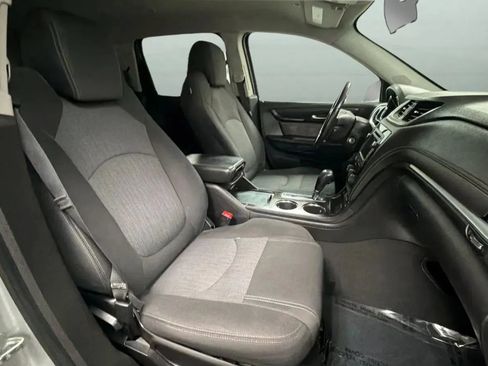 Used 2017 Chevrolet Traverse LT w/ Style and Technology Package FWD image 20