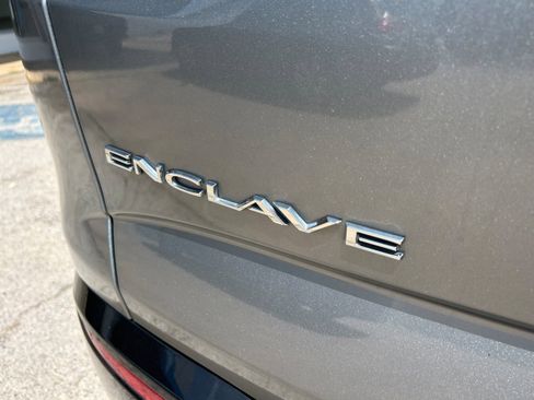 Used 2023 Buick Enclave Essence w/ Sport Touring Edition FWD image 7