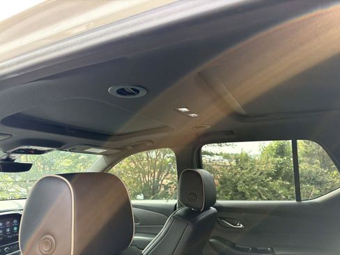 Used 2022 Chevrolet Traverse Premier w/ Redline Edition FWD image 14