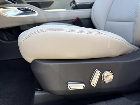 New 2026 Lincoln Nautilus Premier w/ Equipment Group 102A AWD/4WD image 19
