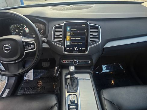 Used 2021 Volvo XC90 T5 Momentum w/ Climate Package image 15