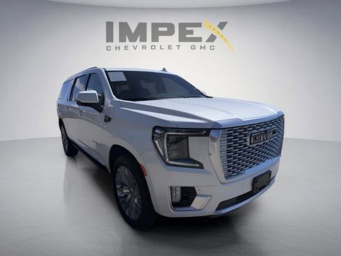 Used 2023 GMC Yukon XL Denali AWD/4WD image 7