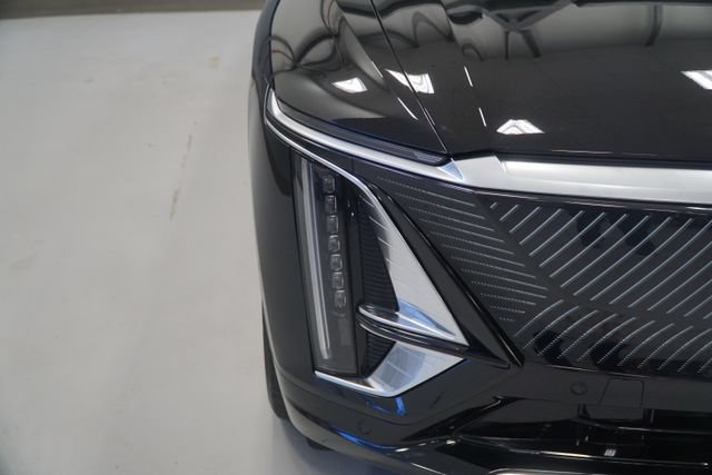 Certified 2024 Cadillac Lyriq Tech w/ Driver Assist Package AWD/4WD image 11