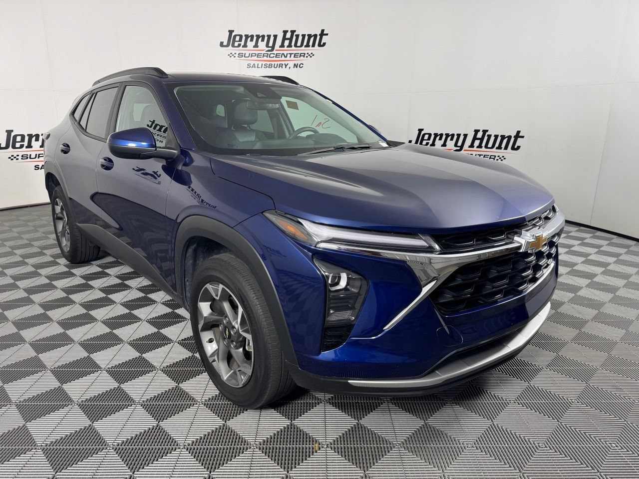Used 2024 Chevrolet Trax LT FWD image 6