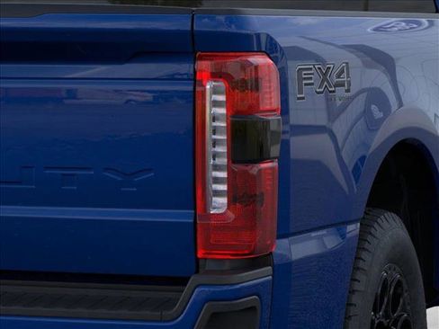 New 2026 Ford F250 Lariat w/ Black Appearance Package image 21