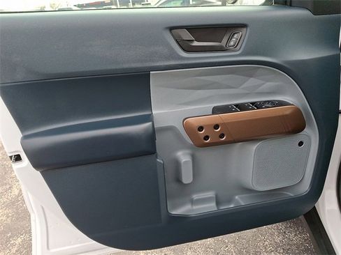 Used 2023 Ford Maverick Lariat w/ Lariat Luxury Package image 12