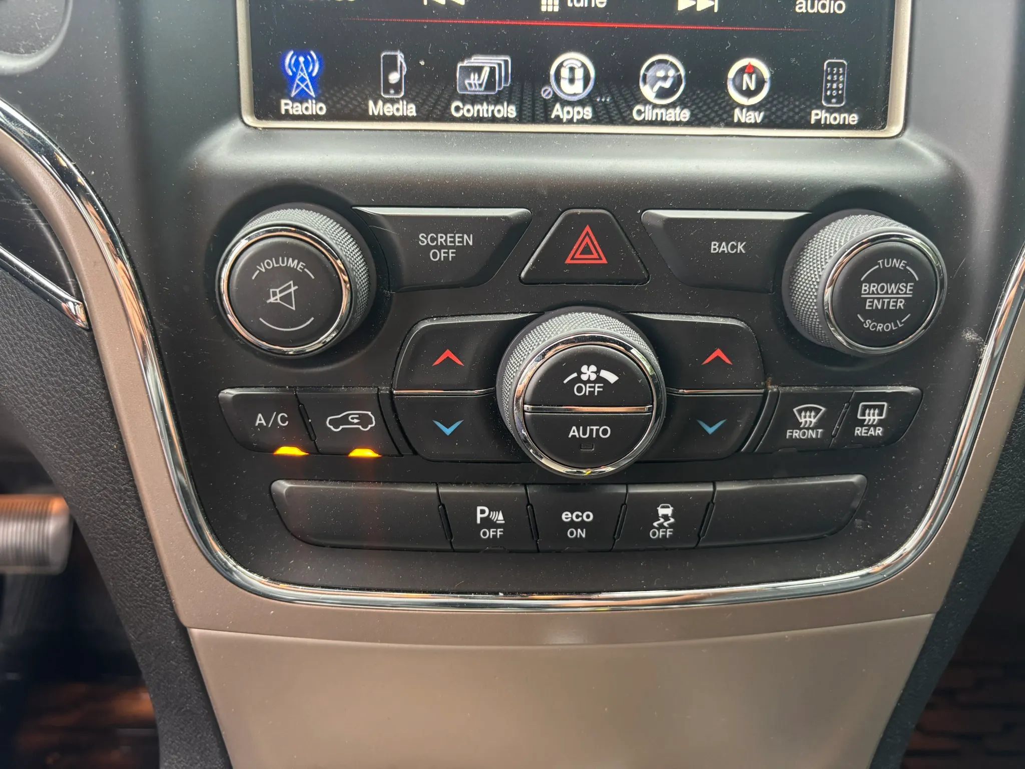 Used 2014 Jeep Grand Cherokee Limited AWD/4WD image 15