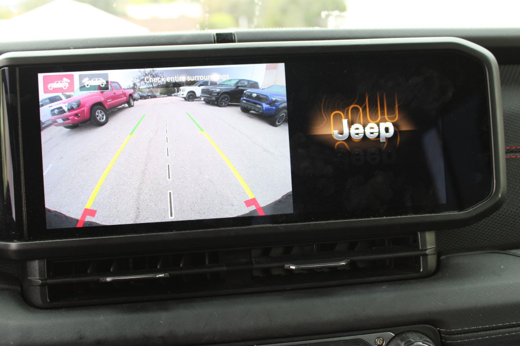 Used 2026 Jeep Wrangler Unlimited Rubicon AWD/4WD image 21