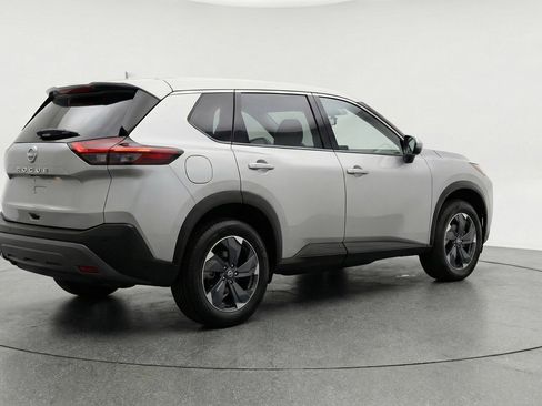 Used 2025 Nissan Rogue SV image 9