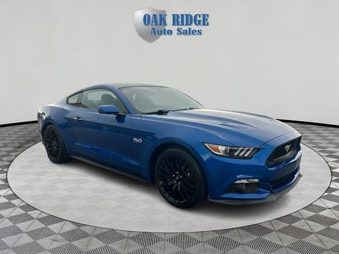Used 2017 Ford Mustang GT Premium w/ GT Performance Package RWD image 3