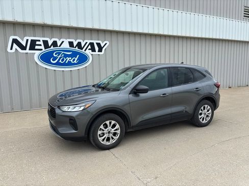 Used 2025 Ford Escape Active AWD/4WD image 1
