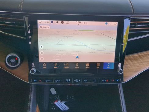 Used 2024 Jeep Grand Wagoneer Series III w/ Rear Seat Video Group 1 image 16