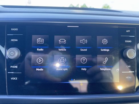 Used 2023 Volkswagen Taos SE w/ Panoramic Sunroof Package AWD/4WD image 14