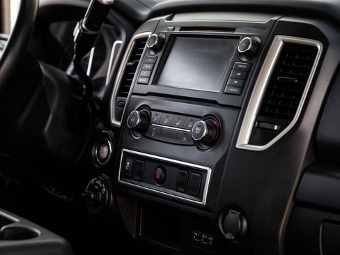 Used 2019 Nissan Titan S w/ S Utility Package image 21