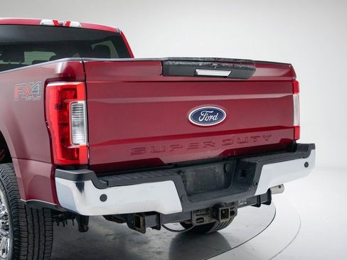 Used 2018 Ford F250 XLT w/ XLT Premium Package image 8