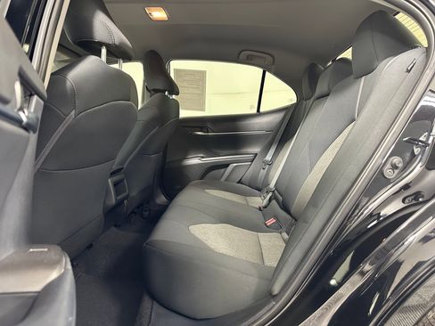 Used 2022 Toyota Camry LE image 12