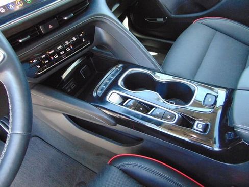 Used 2023 Buick Envision Essence w/ Technology Package I AWD/4WD image 14