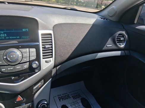 Used 2016 Chevrolet Cruze LT FWD image 25