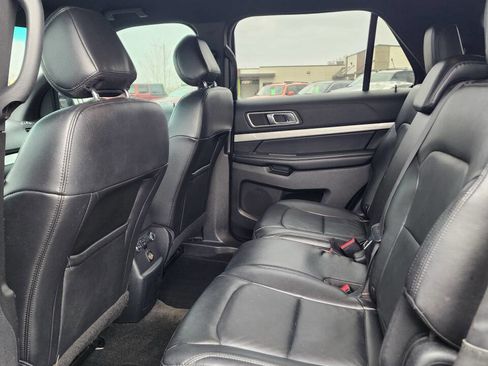 Used 2016 Ford Explorer XLT w/ Equipment Group 202A image 15