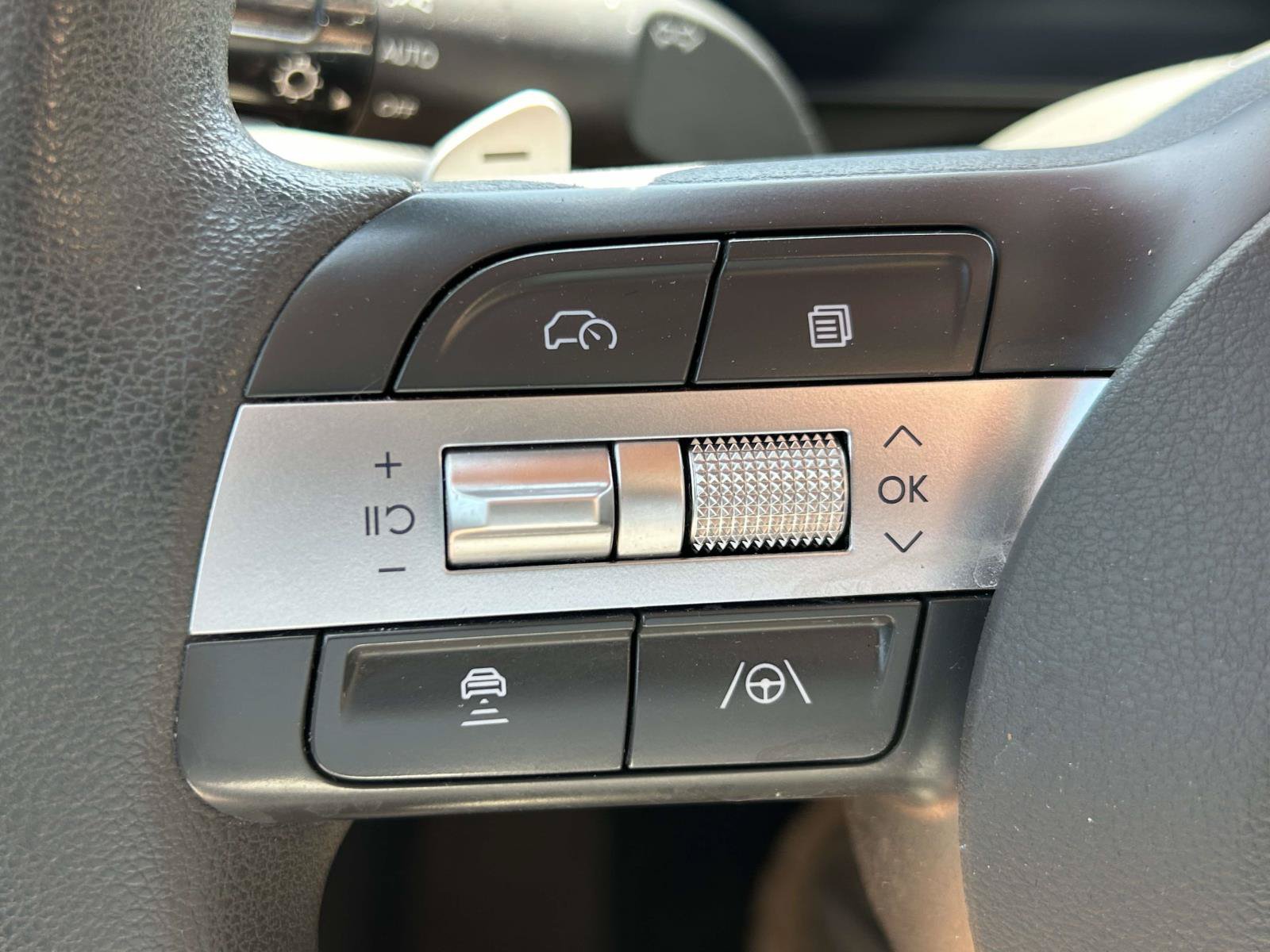 Used 2025 Hyundai Sonata SEL FWD image 23
