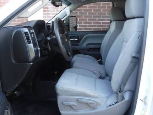 Used 2019 Chevrolet Silverado 2500 W/T AWD/4WD image 8