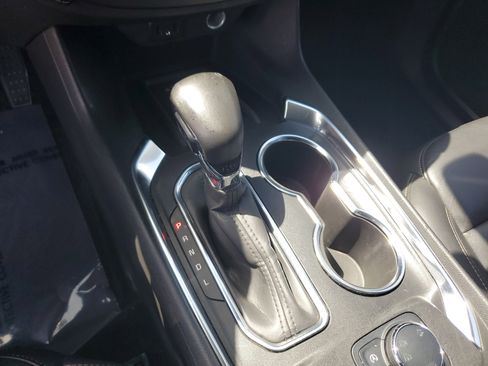 Used 2022 Chevrolet Traverse LT image 27