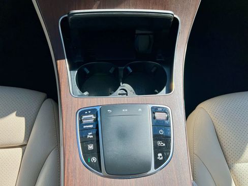 Used 2022 Mercedes-Benz GLC 300 4MATIC w/ Multimedia Package Lite image 27