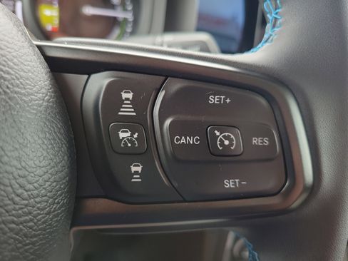 Used 2024 Jeep Wrangler Unlimited Rubicon 4xe AWD/4WD image 17