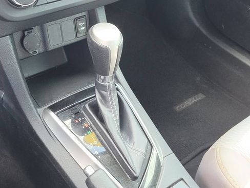 Used 2016 Toyota Corolla LE FWD image 27