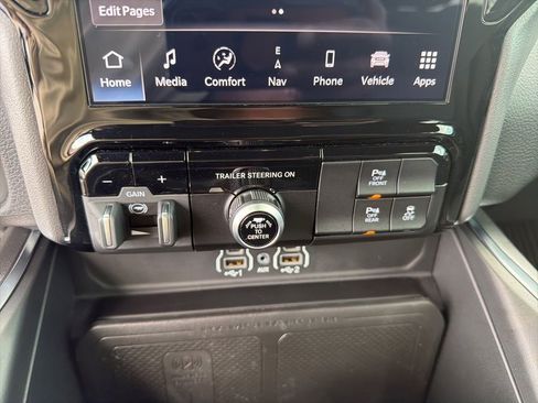 Used 2025 RAM 1500 Big Horn AWD/4WD image 30