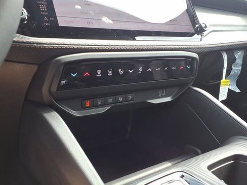 New 2026 Jeep Cherokee Overland w/ Trailer Tow Group AWD/4WD image 5