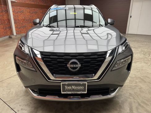 Used 2022 Nissan Rogue Platinum w/ Head-Up Display Package AWD/4WD image 9