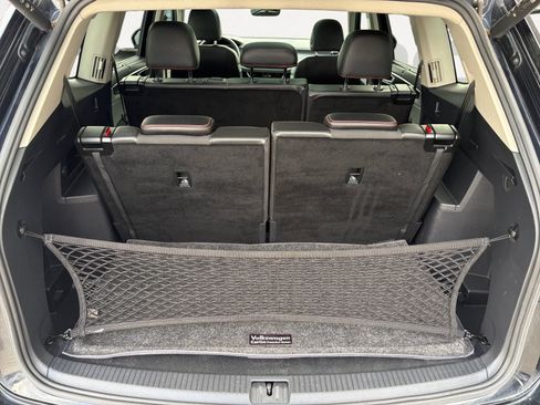 Certified 2024 Volkswagen Atlas Peak Edition SE AWD/4WD image 12