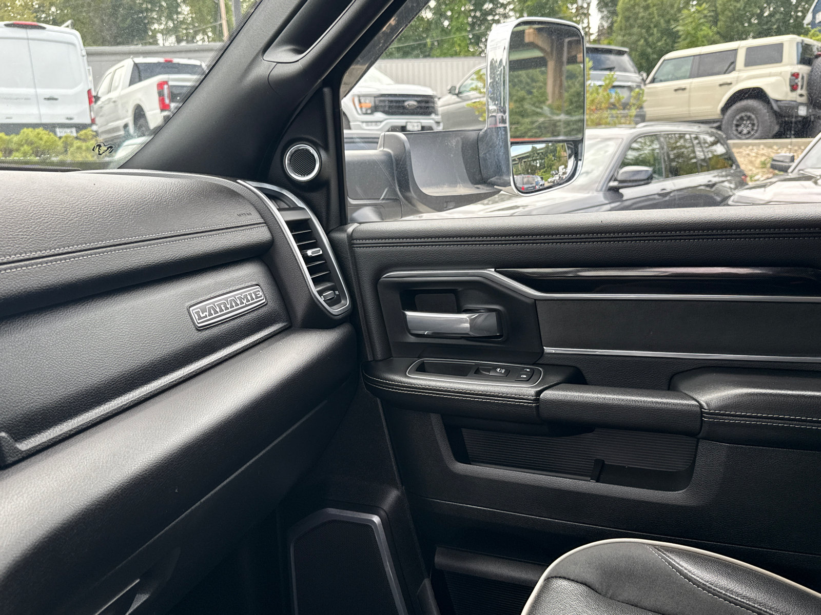 Used 2022 RAM 2500 Laramie AWD/4WD image 19