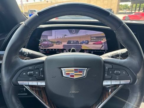 Used 2024 Cadillac Escalade Premium Luxury w/ Performance Package AWD/4WD image 23